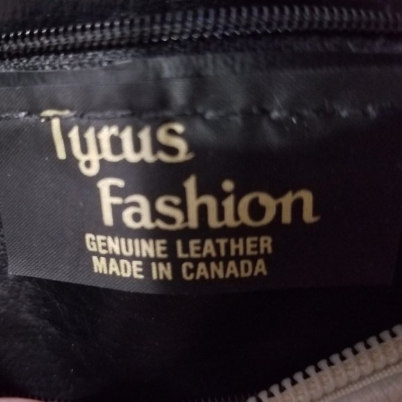 👜Real Leather cream colored purse - Picture 2 of 9